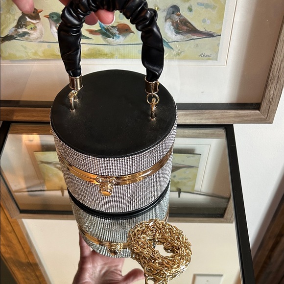 Chic Black and Gold Women's Clutch - Picture 2 of 11